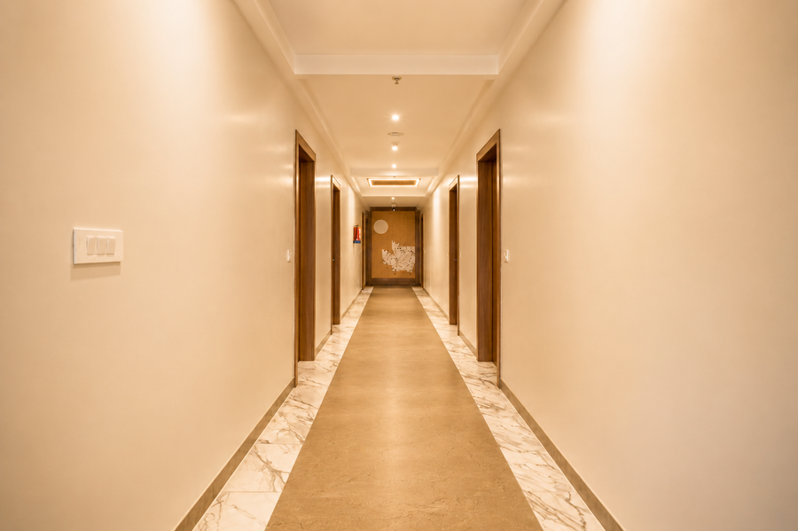 hotel three seasons
