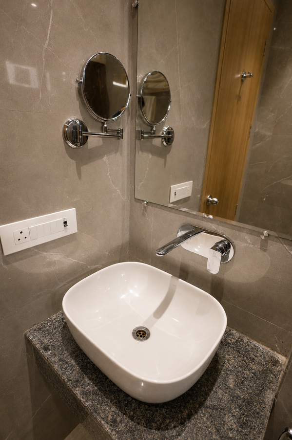 hotel three seasons