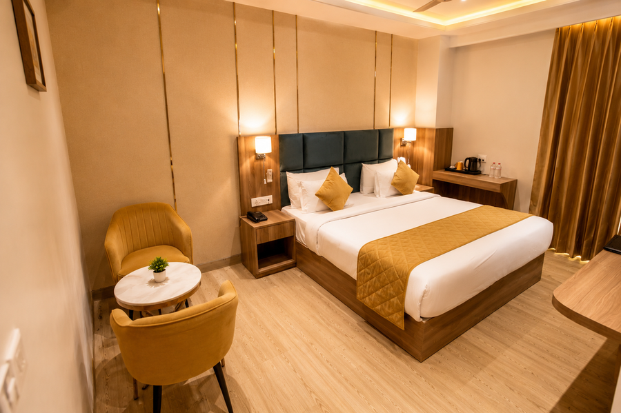 hotel three seasons