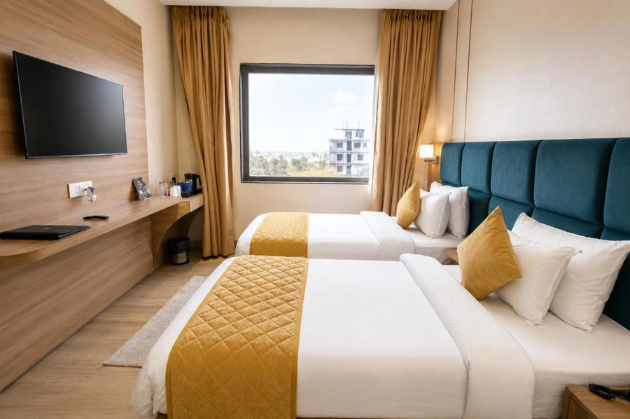 hotel three seasons near parikrama marg