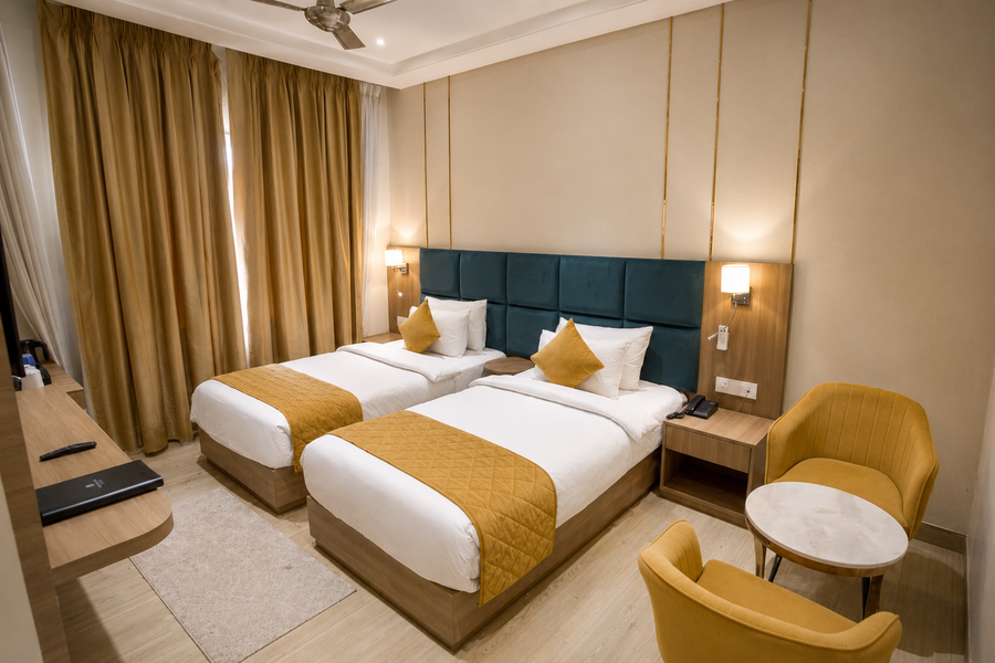 hotel three seasons
