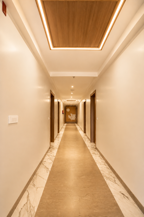 hotel three seasons