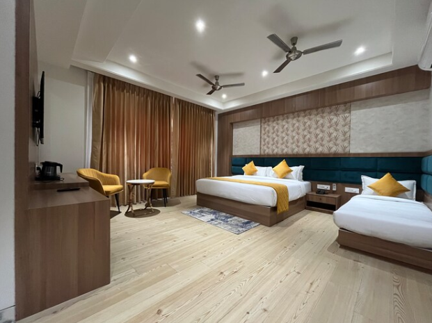 hotel three seasons near parikrama marg