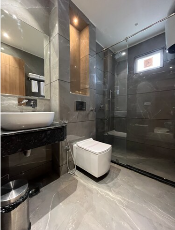 hotel three seasons near parikrama marg