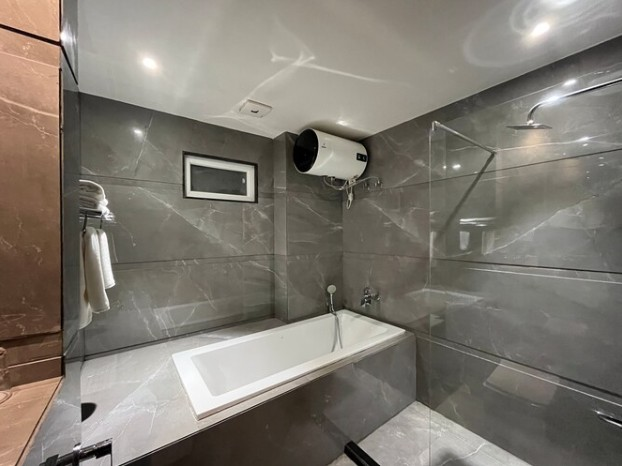 hotel three seasons near parikrama marg