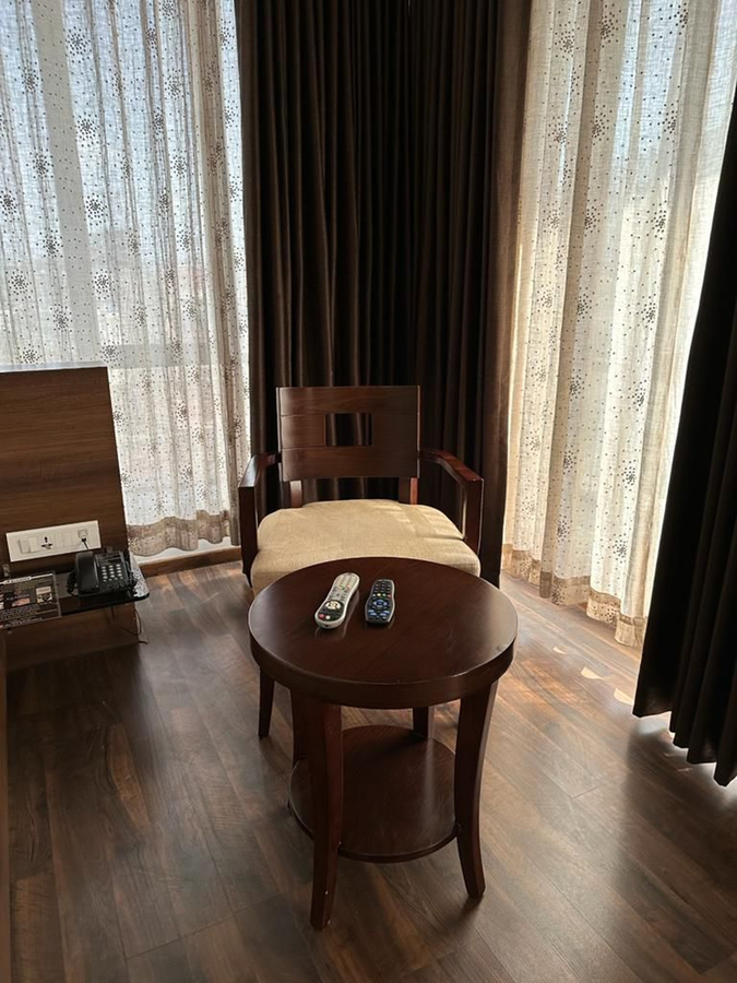 hotel 3 leaves