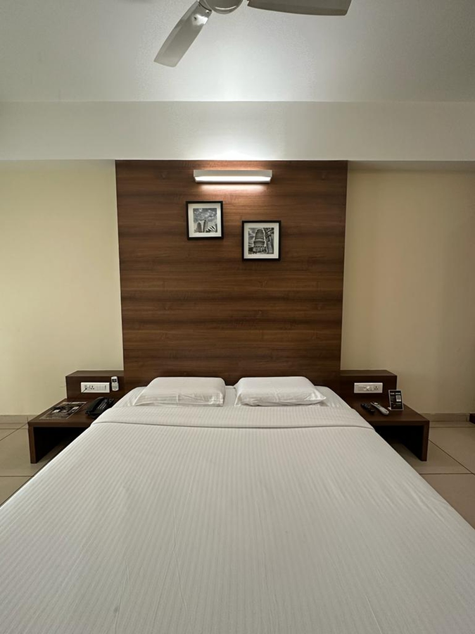 hotel 3 leaves