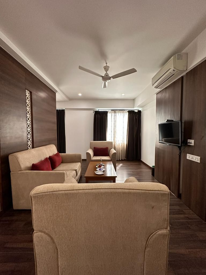 hotel 3 leaves