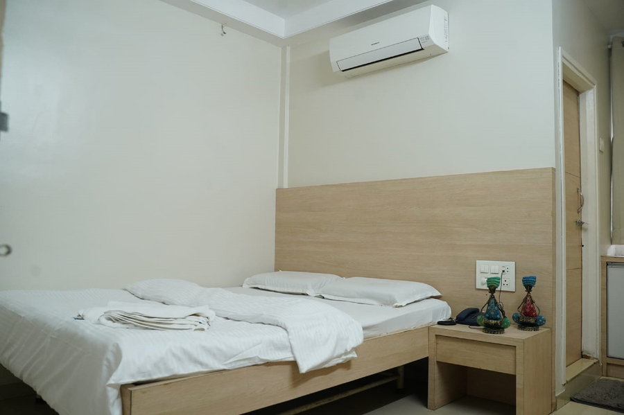 hotel aashish deluxe