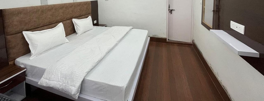 shri ganga river view rutu guest house