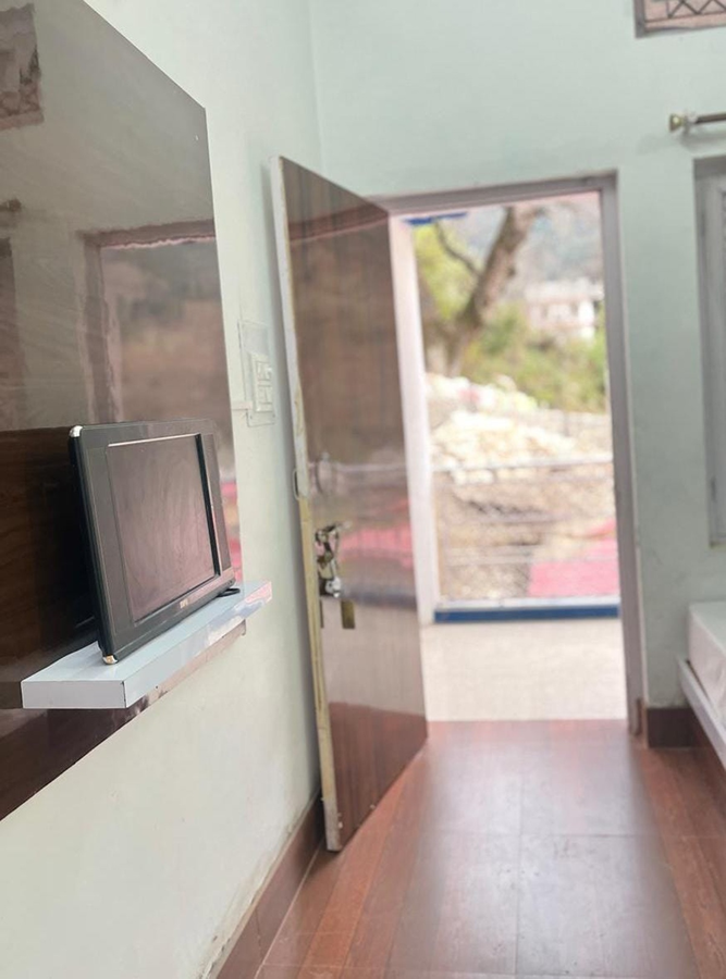 shri ganga river view rutu guest house