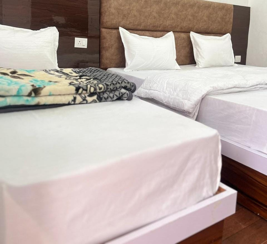 shri ganga river view rutu guest house