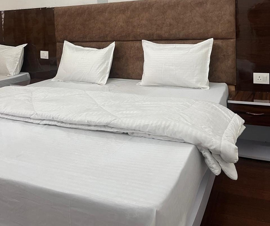 shri ganga river view rutu guest house