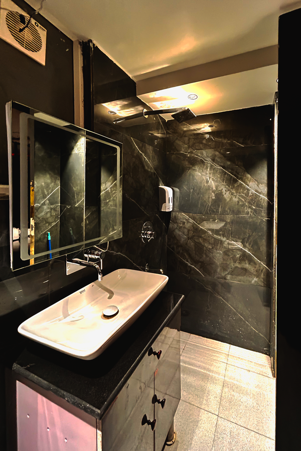 orsom stays sassy sector 42