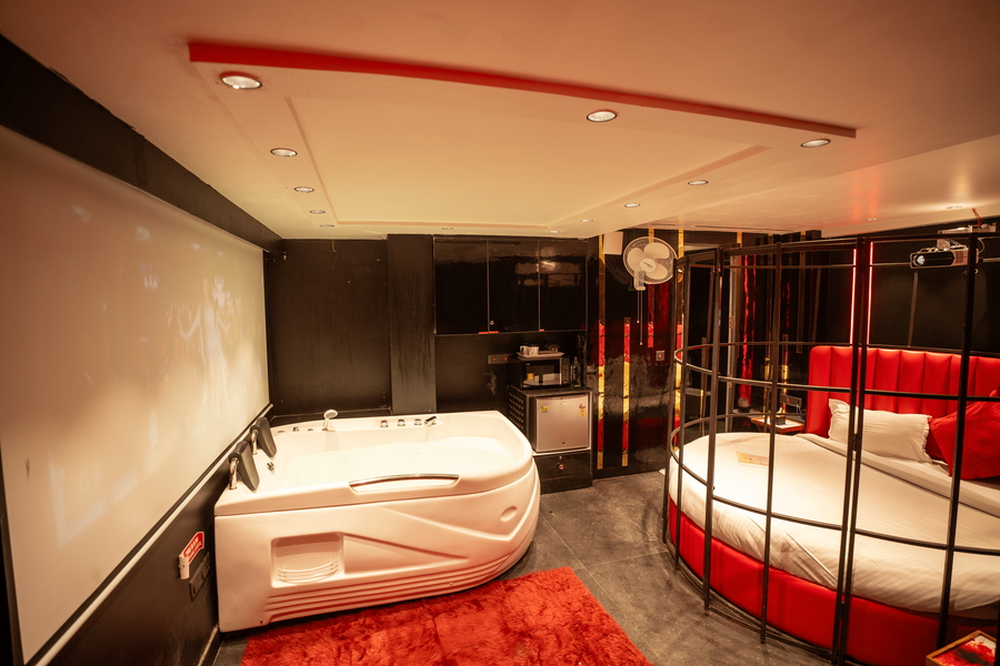 orsom stays sassy sector 42