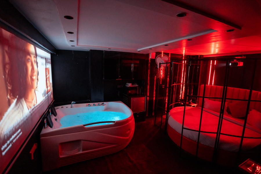 orsom stays sassy sector 42