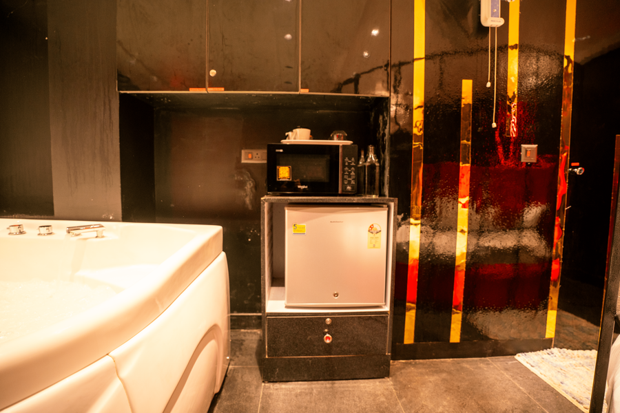 orsom stays sassy sector 42