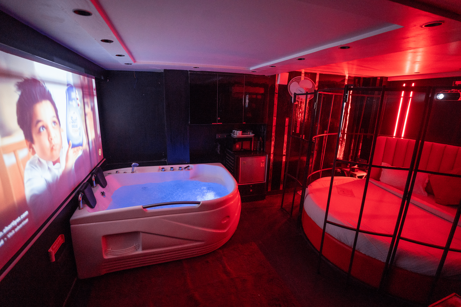 orsom stays sassy sector 42