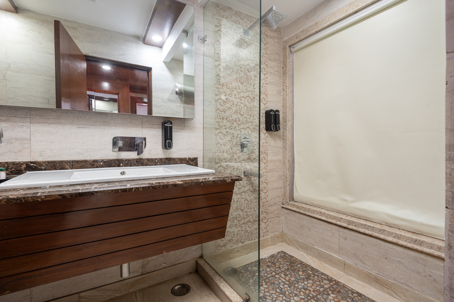 lawrence solitaire resort mall road mussoorie