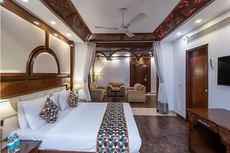 lawrence solitaire resort mall road mussoorie