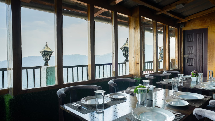 Indus Mount Royale Hotel,Ging Tea Garden>>Darjeeling,3 star
