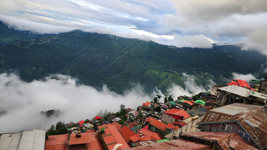 Indus Mount Royale Hotel,Ging Tea Garden>>Darjeeling,3 star
