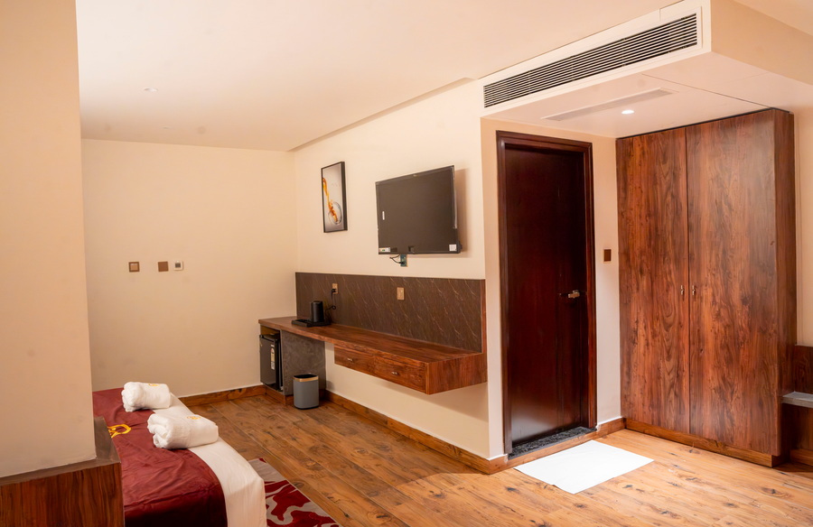 golden amulya restwings kempegowda international airport road