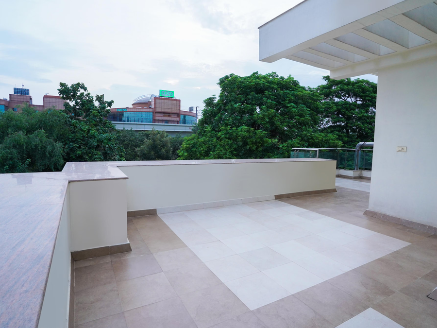 lime tree hotel sushant lok at iffco metro