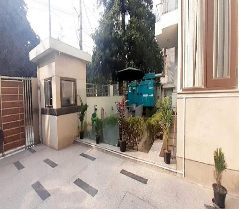 lime tree hotel sushant lok at iffco metro