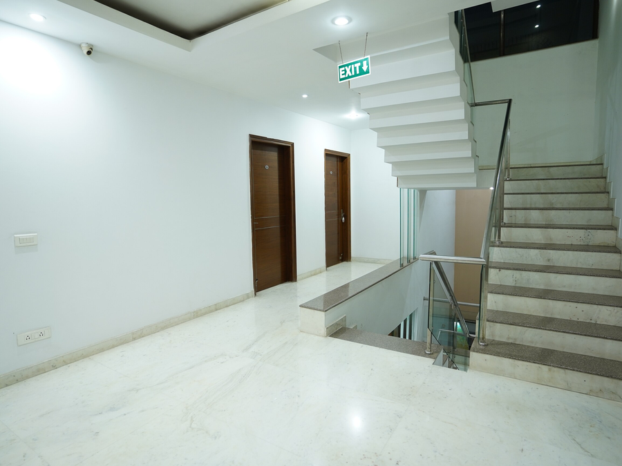 lime tree hotel sushant lok at iffco metro