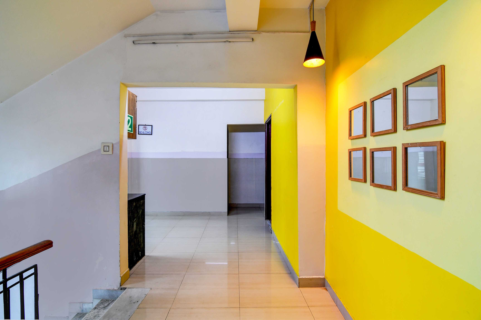 Super Hotel O New Kolkata Hotel,Em Bypass Rd,3 star