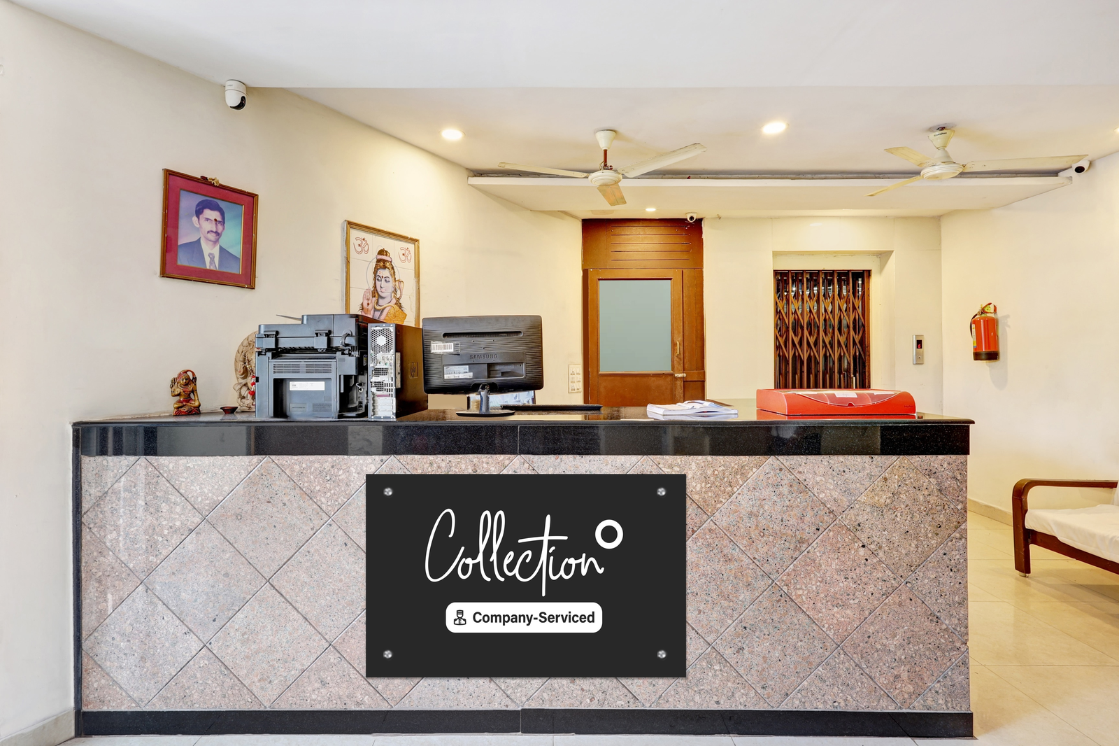 Super Collection O Jagadamba Junction Near Beach Road,Ramakrishna Beach,3 star