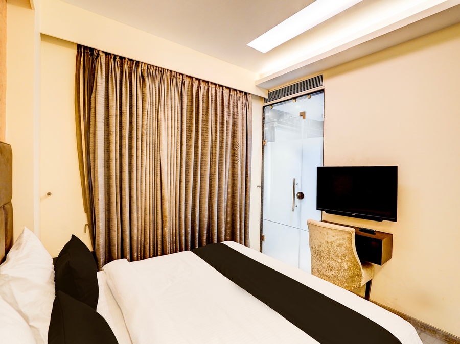 super townhouse pitampura west enclave