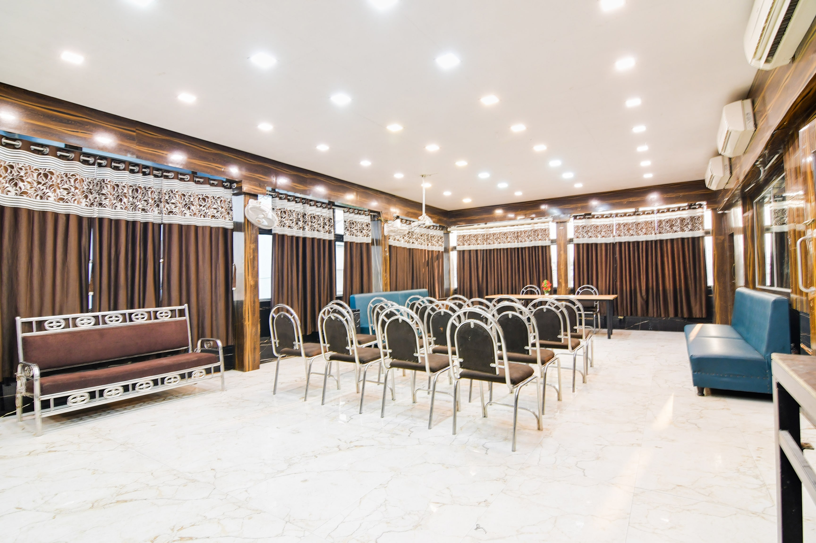 Super Collection O Park Circus,Ballygunge,4 star