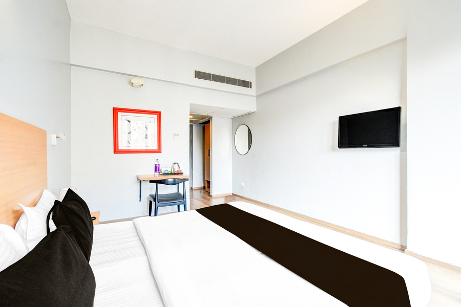 super townhouse lakdikapul