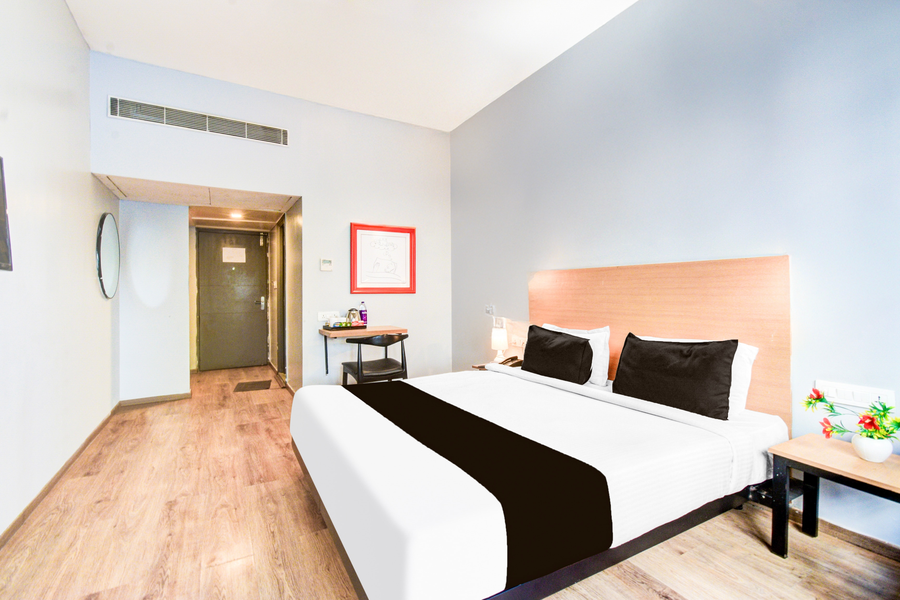 super townhouse lakdikapul