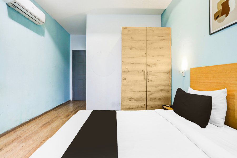 super townhouse rohini sector 23