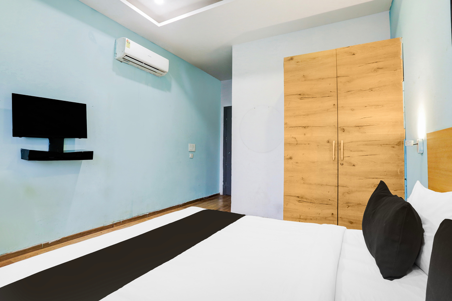 super townhouse rohini sector 23