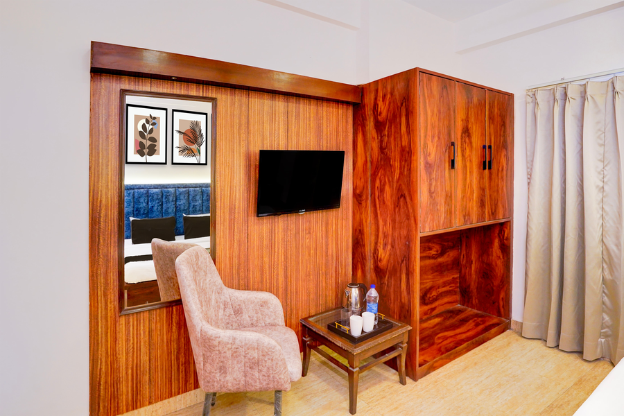 super townhouse prince chowk near railway station
