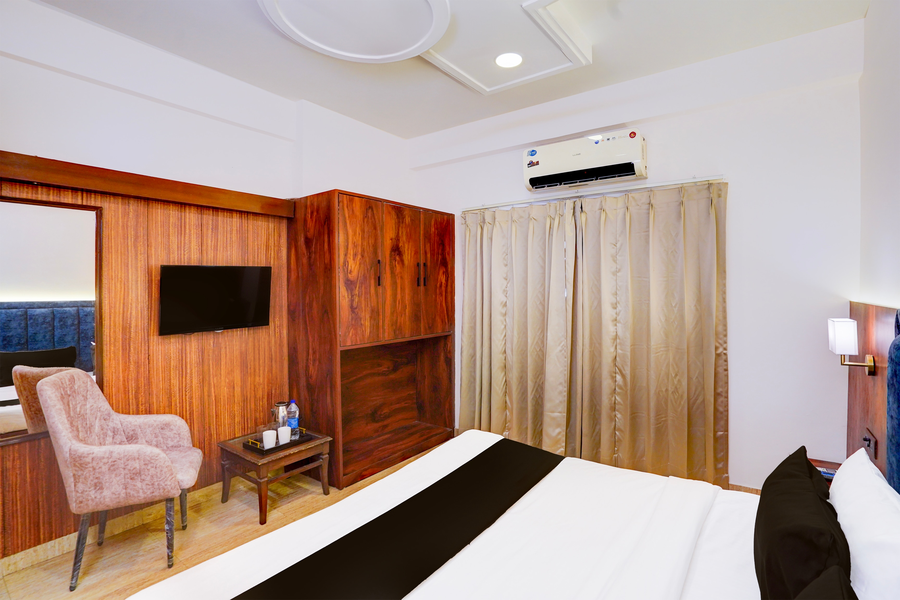 super townhouse prince chowk near railway station