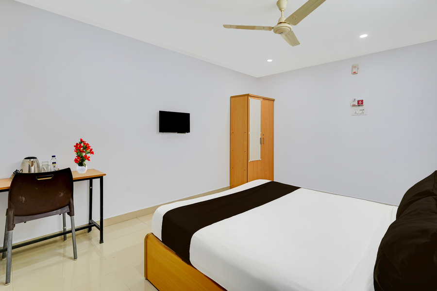 super hotel o valasaravakkam near chandra metro mall