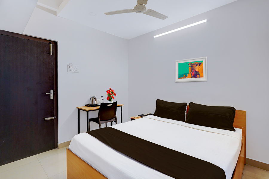 super hotel o valasaravakkam near chandra metro mall