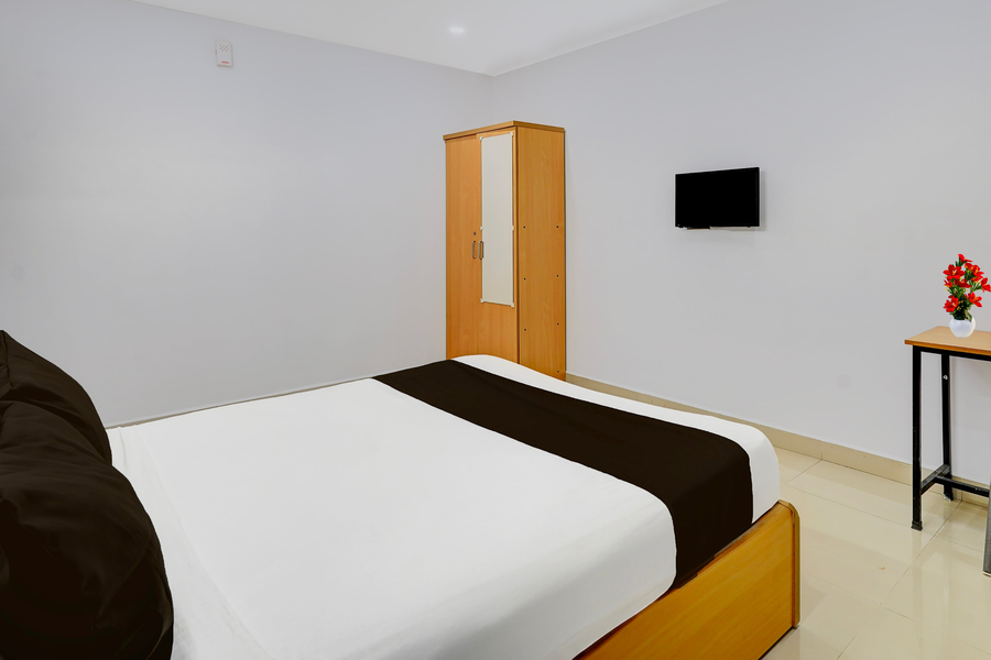 super hotel o valasaravakkam near chandra metro mall