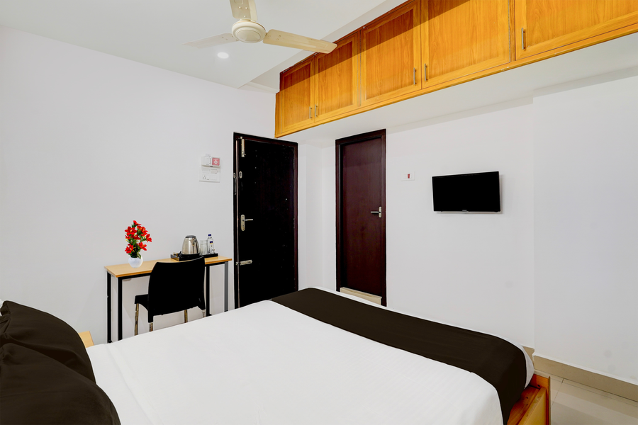 super hotel o valasaravakkam near chandra metro mall
