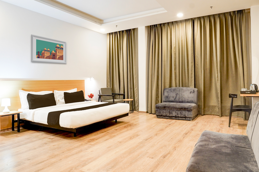super townhouse gomti nagar matiyari
