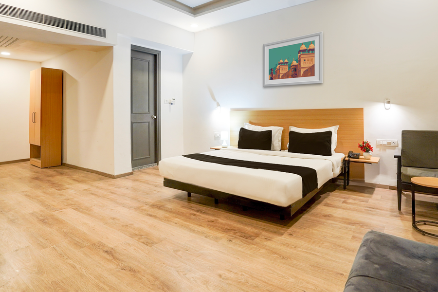 super townhouse gomti nagar matiyari