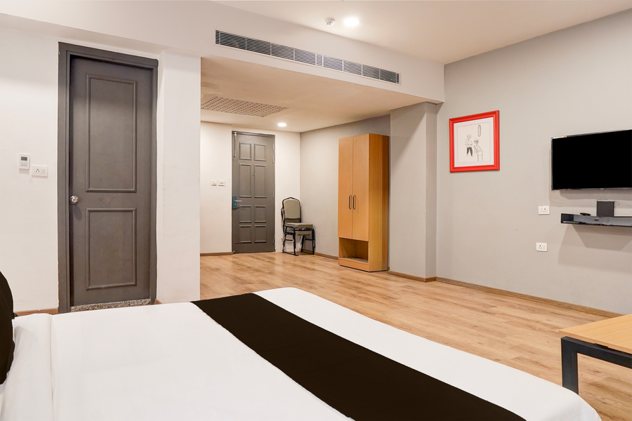 super townhouse gomti nagar matiyari