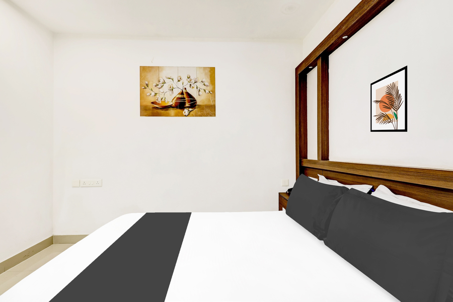 super hotel o kazhakoottam near al saj convention centre