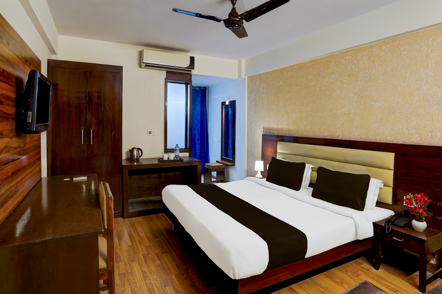 super townhouse oak clock tower