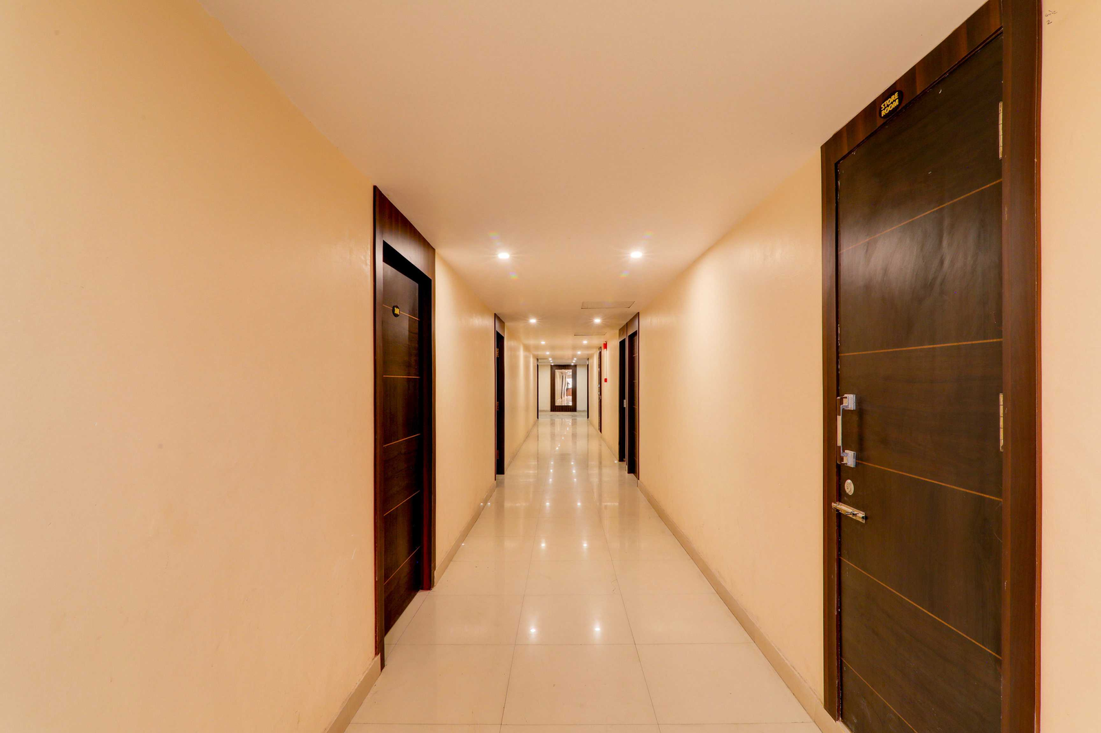 Super Collection O Alambagh Formerly Bm Palace,Kanpur Road,4 star